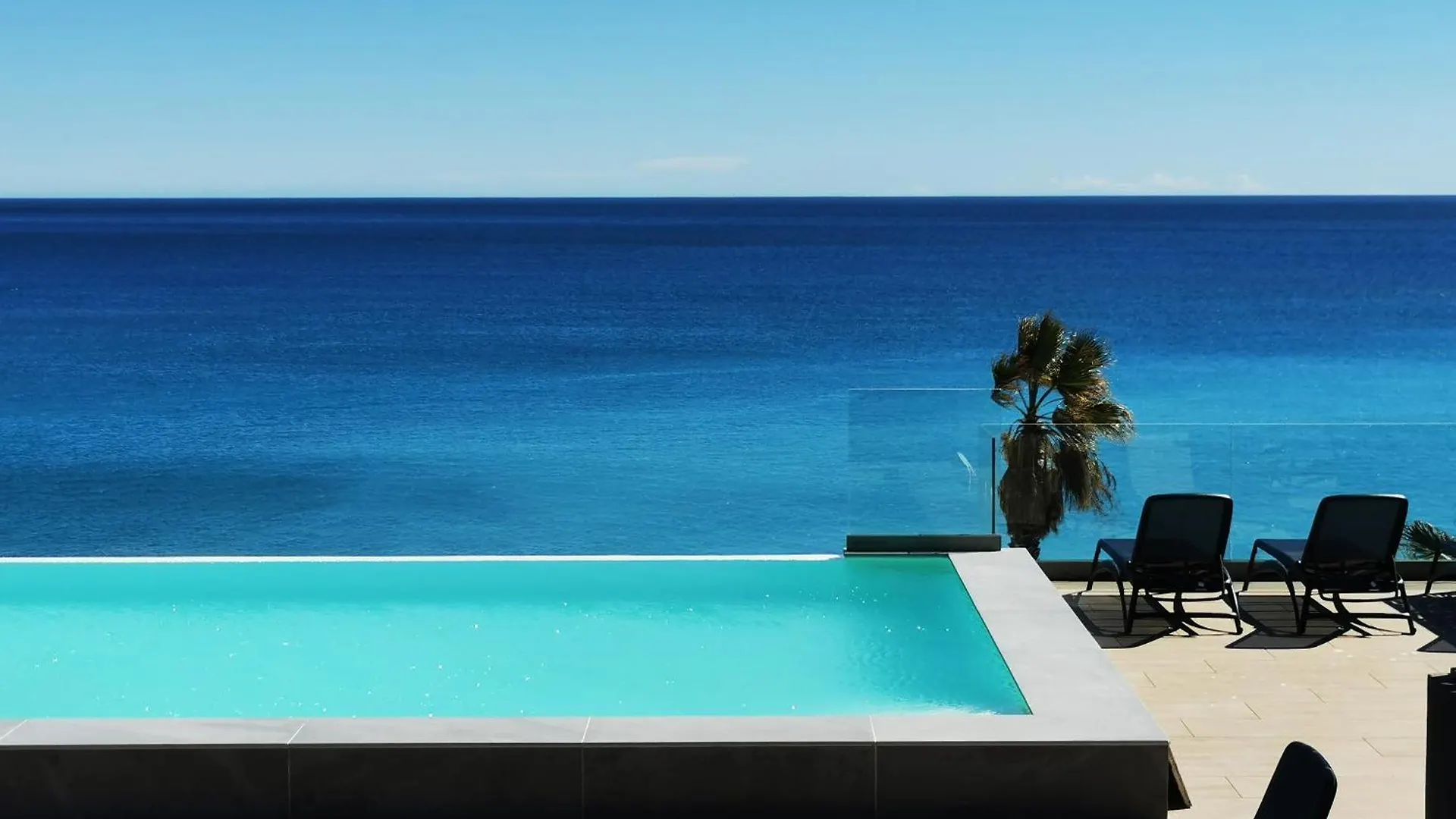 Pearl Beach - Rooftop Pool Seaside Villeneuve-Loubet 0*,  France
